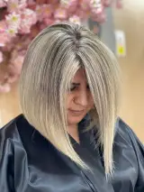 سالن و آموزشگاه مراقبت و زیبایی صورتی
