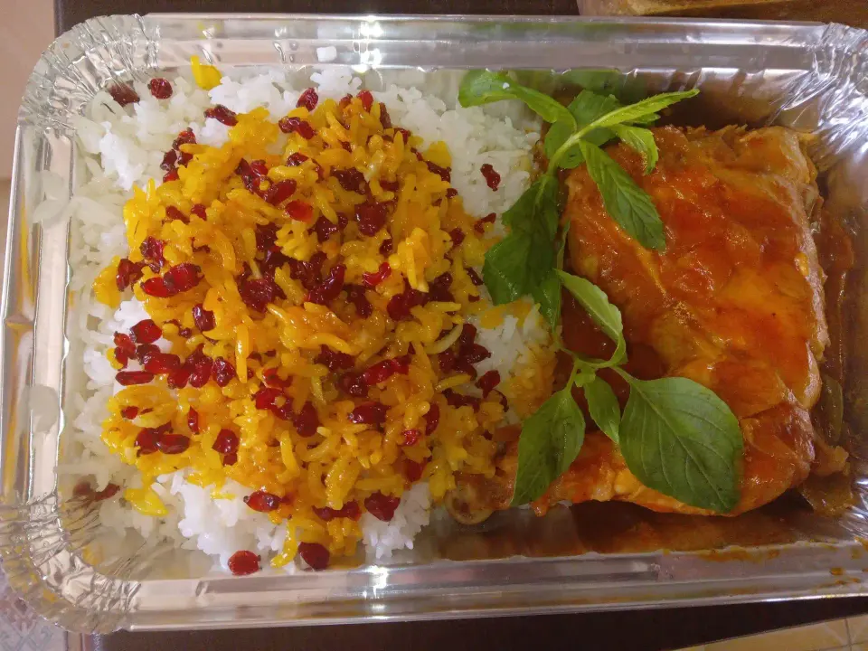 تهیه غذای خانگی بانو