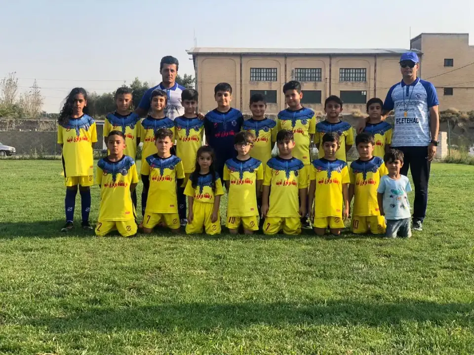 مدرسه فوتبال سفیران اتحاد اندیشه