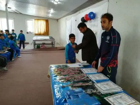 دبستان پسرانه غیر دولتی پیشرو