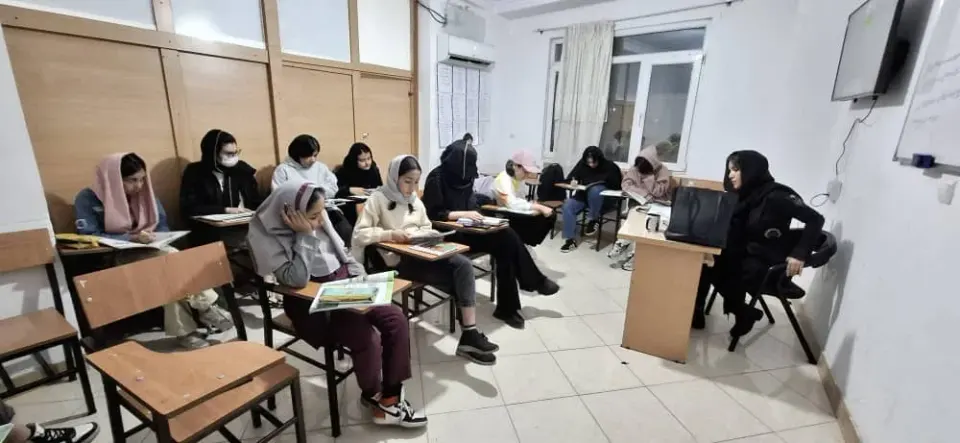 آموزشگاه زبان انگلیسی گفتمان