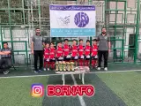 باشگاه و مدرسه فوتبال برنا