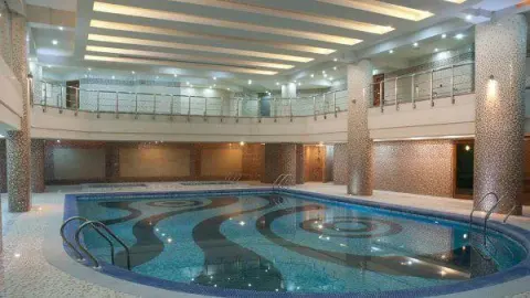 Pool Hotels