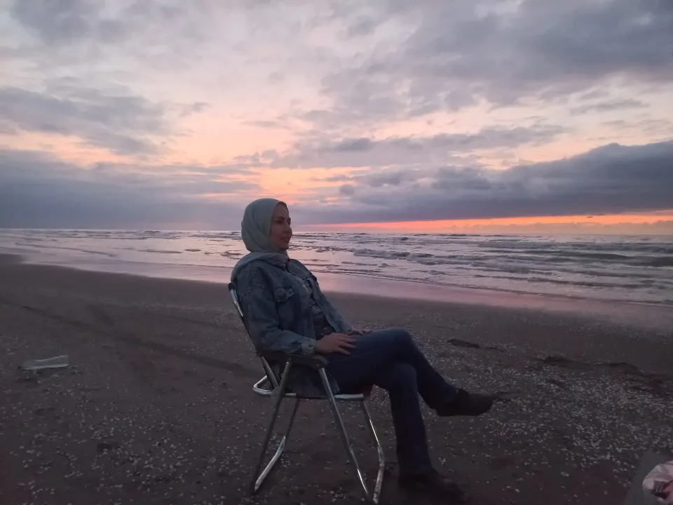 دکتر الهام هادی