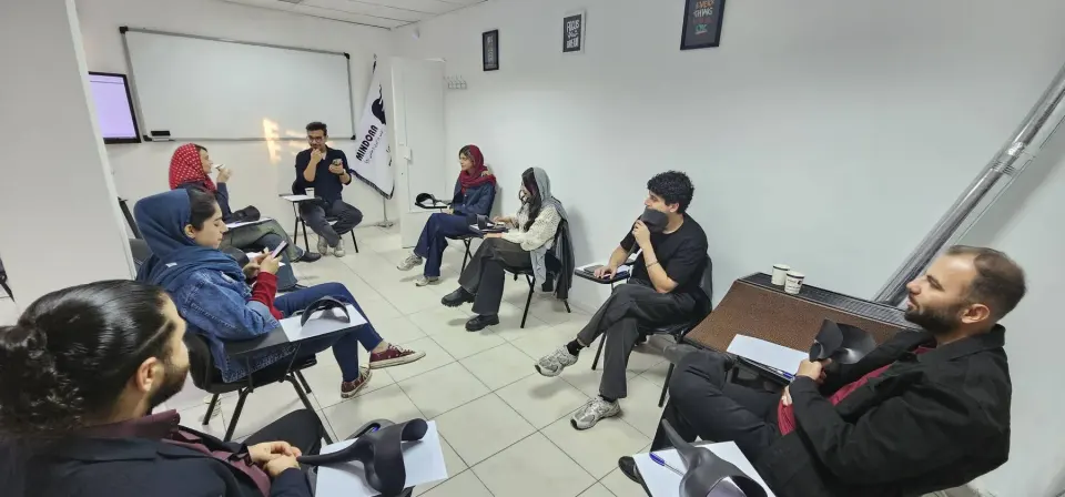 آکادمی زبان مایندورا