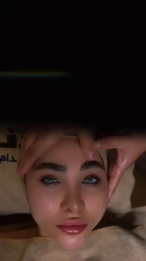 ماساژ زن روز
