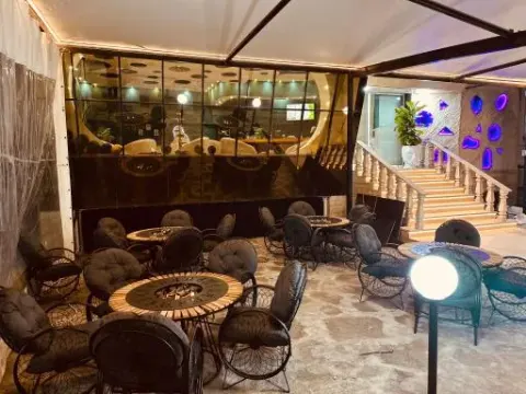 کافه چکاوک بیسترو