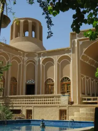 کافه چمان سرای جهانگرد