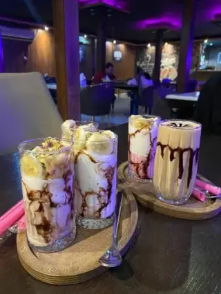 کافه کاجارو در پاکدشت