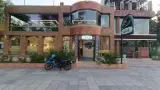 کافه رستوران پلاک هشت