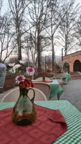 کافه رستوران شمعدونی