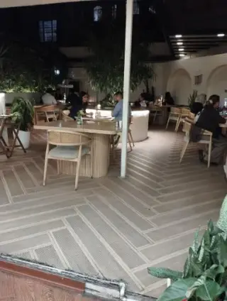کافه و رستوران دیلا