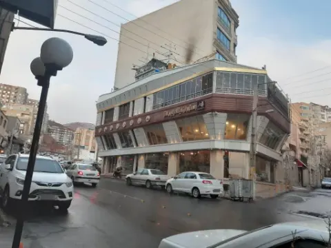 کافه رستوران لانژ