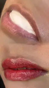 خدمات میکروبلیدینگ شیدینگ لب ارایش دائم