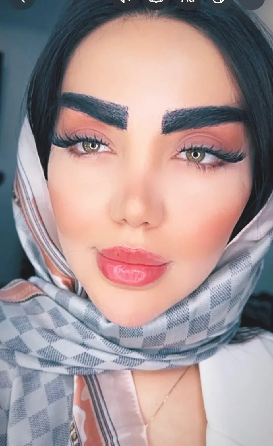 خدمات کاشت و اکستنشن مژه نازنین دولت