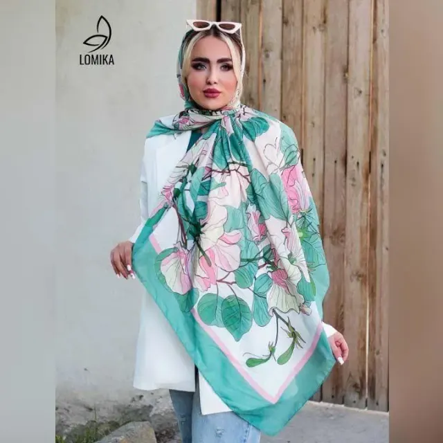 فروشگاه شال و روسری و پوشاک زنانه لومیکا