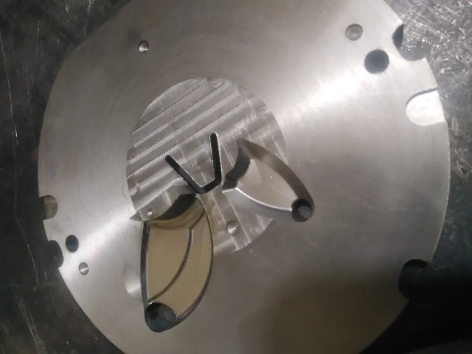 خدمات cnc