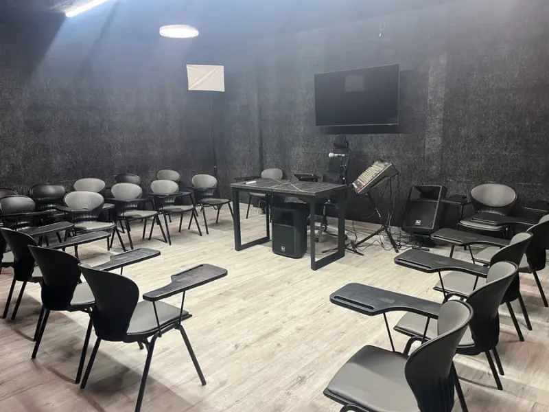 فن بیان و سخنوری آکادمی مجید میرزایی