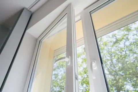 پنجره کاران ، تعمیر انواع درب و پنجره