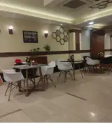 کافه و رستوران فرنگی مادر