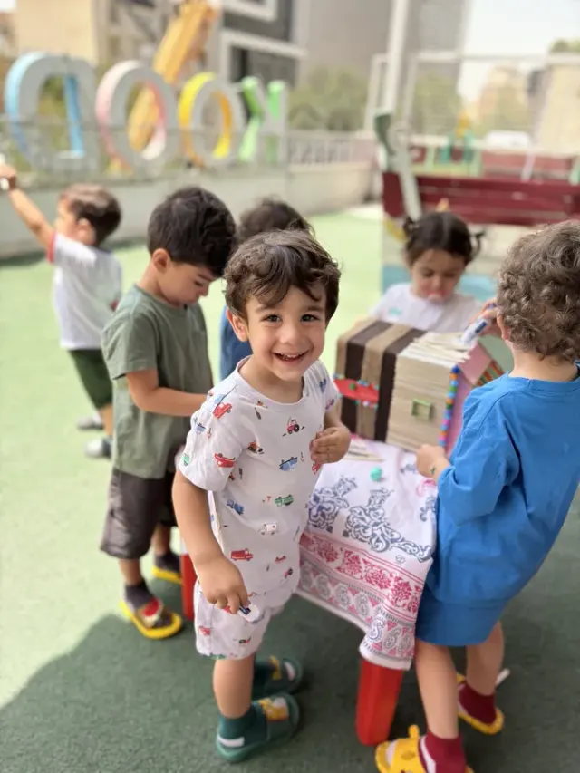 مهد و پیش دبستانی کودک پارسی