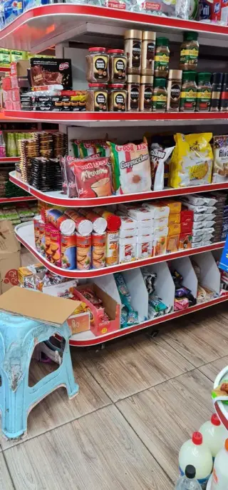 سوپرمارکت لاکچری در حکمت تهران
