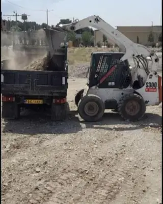 حمل نخاله با خاور یا نیسان توسط کارگر