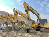 اجاره بیل مکانیکی بهمراه پاکت ، پیکور ، چنگ