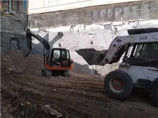اجاره مینی بیل ، تخریب بتن