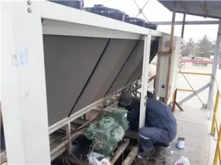 تعمیر کار سردخانه و چیلر در اصفهان