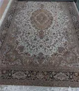 خریدار فرش دستباف و ماشینی