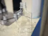 بطری شوینده و بطری نوشیدنی