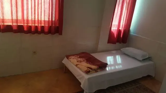 مهمانپذیر ولیعصر