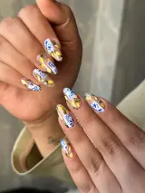 مرکز تخصصی کاشت ناخن و مژه لونا