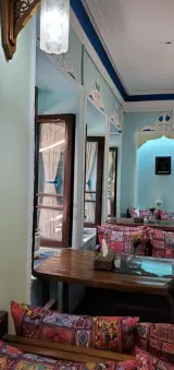 اقامتگاه و کافه رستوران سلطنت بانو