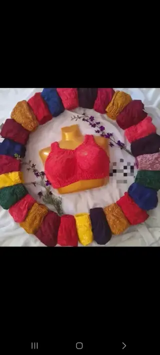 گالری پوشاک ستاره ها