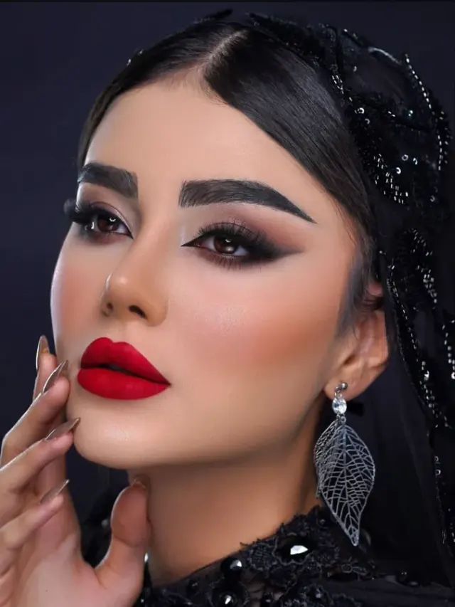 میکاپ آرتیست آیناز