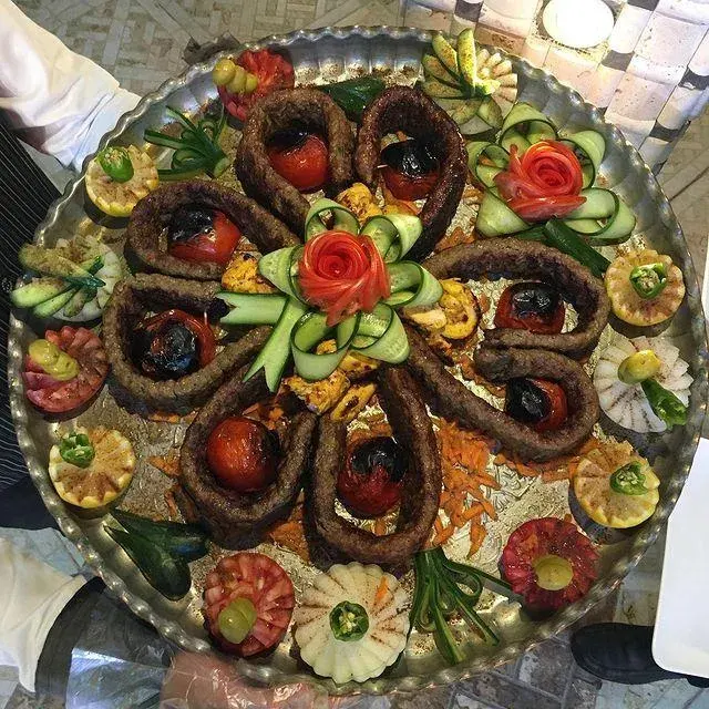 باغ رستوران بزرگ مادر