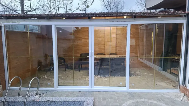 درب و پنجره UPVC شاهان تک