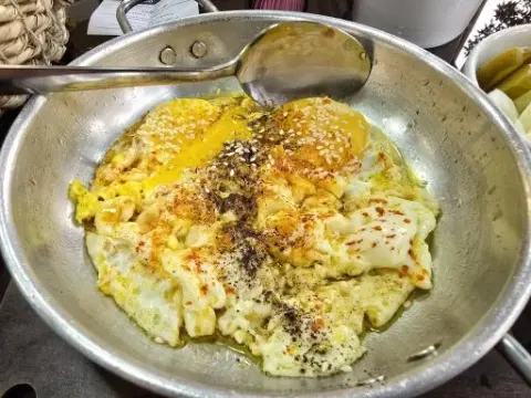 غذای بیرون بر زعفرون