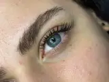 خدمات تخصصی اکستنشن و لیفت مژه مریم