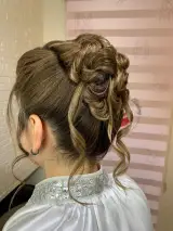 ارایشگاه زنانه وسالن زیبایی رز سرخ