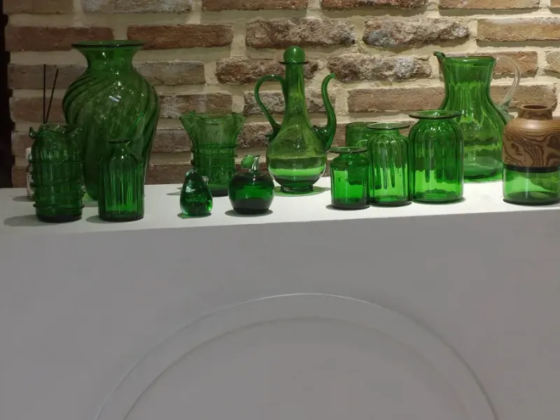 کارگاه شیشه گری آرا