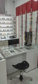 کلینک بینایی سنجی و عینک آناهیت