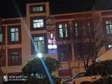 دبیرستان دخترانه اندیشه و خرد