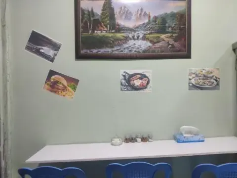 صبحانه خوری و ساندویچ معرکه