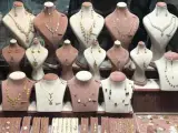 گالری طلا و جواهرات بوچرون