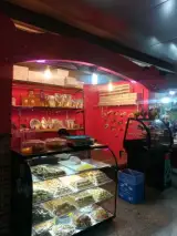 شیرینی سرا ( داخل مترو نوبنیاد)