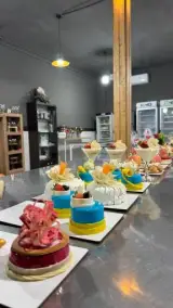 آموزشگاه قنادی و آشپزی آیناز
