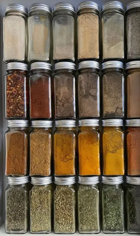 ادویه بار بدون مواد افزودنی و نگهدارنده